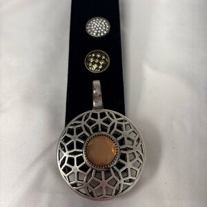 Premier Designs Large Reversible Pendant